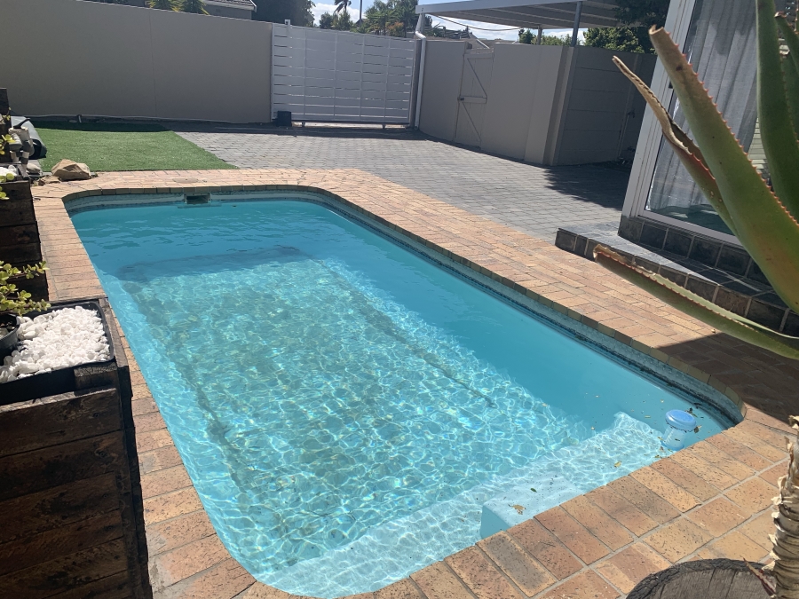 2 Bedroom Property for Sale in Table View Western Cape